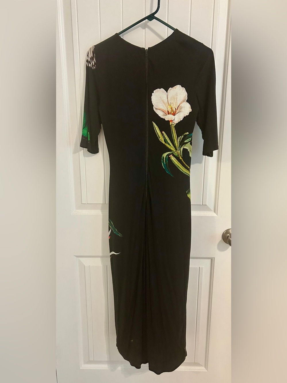 Alice + Olivia Delora Floral Midi Sheath Dress - Picture 5 of 5
